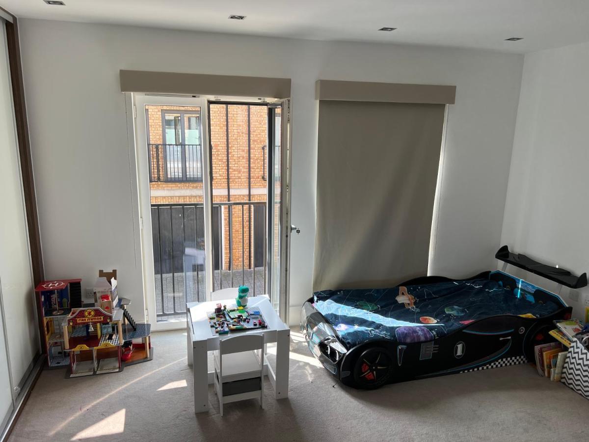3 Bed/3.5 Bath Gated Mews House W/ Private Garden Londen